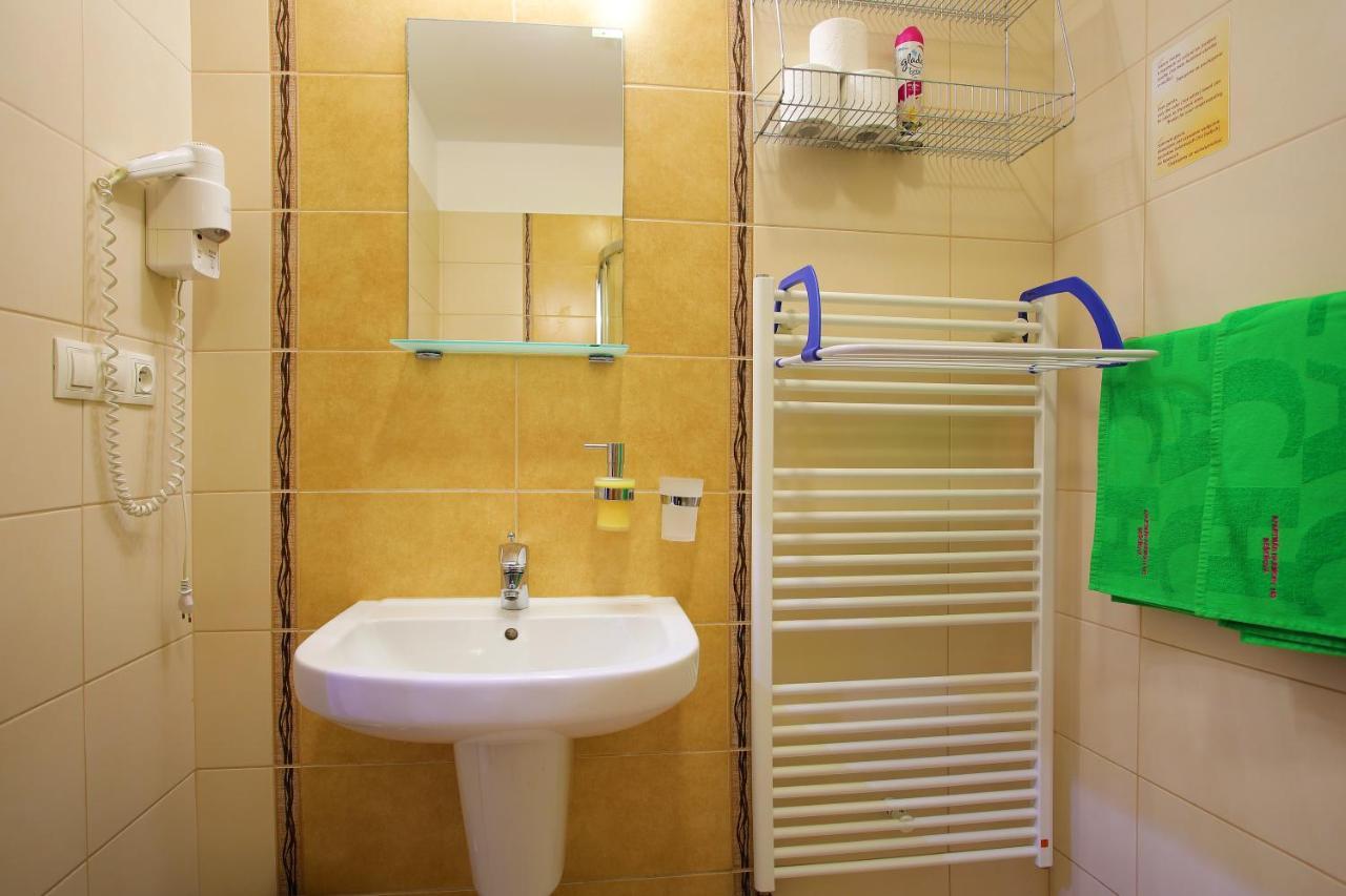 Apartmán Štúdio Lux s terasou Harmony v Thermal Parku Bešeňová s výhľadom na bazény Besenova Exterior foto